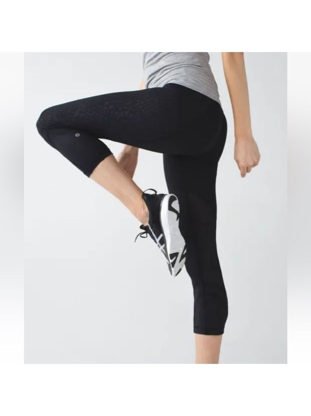 Lululemon Run: Inspire Crop II *Block-It Pocket Watermark Embossed Black Sz 6
